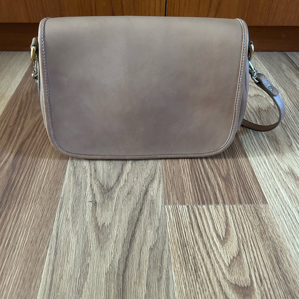 Vintage Nordstrom Tan and Gold Leather Bag